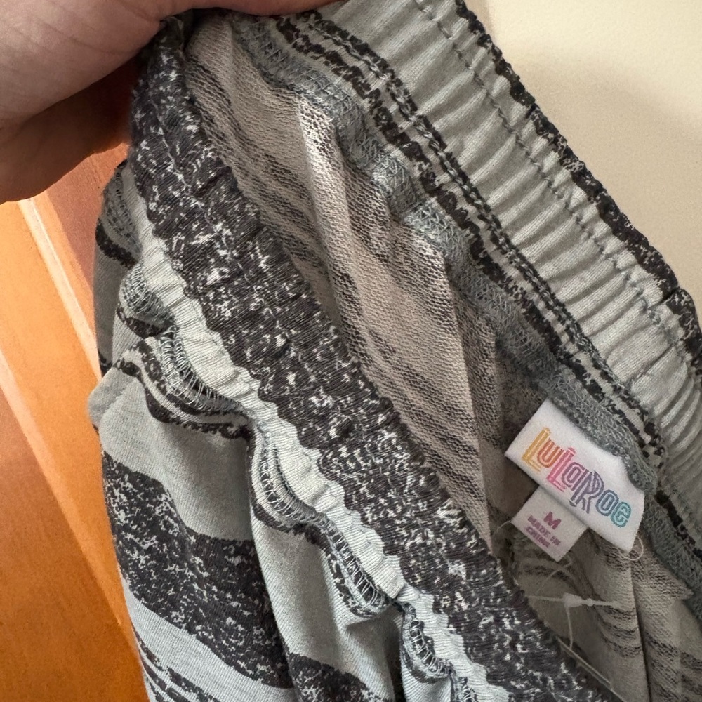 Lularoe gray striped Jax jogger pants M medium nwt - Picture 7 of 10